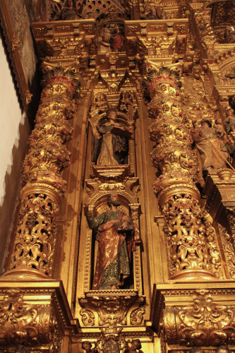 Esculturas de Santo Tomás de Aquino y San Pablo