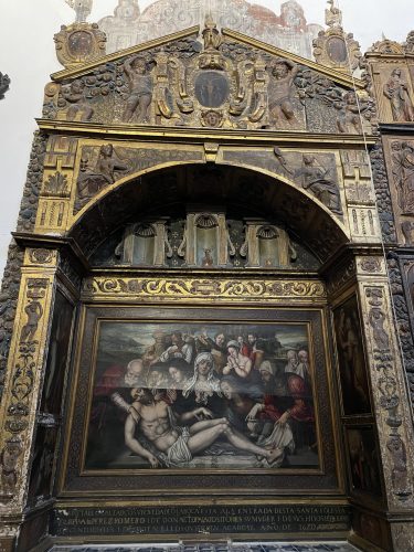 Vista general del retablo del Santo Entierro de Cristo